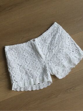 Luisa Made in Italy White Eyelet Embroidered Shorts Size L